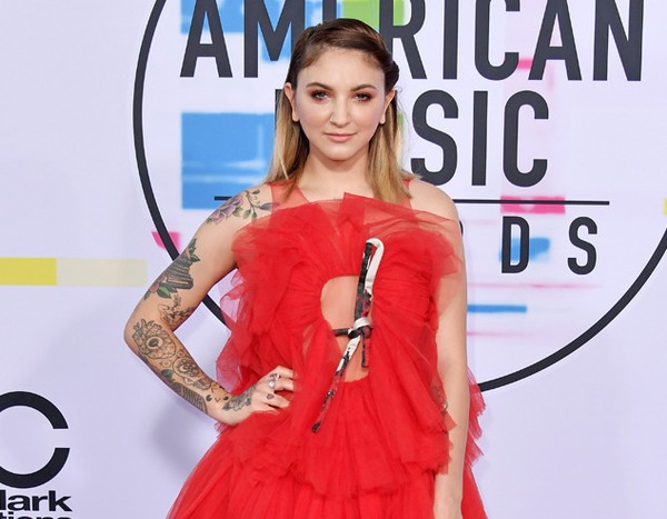 Julia Michaels from 2017 American Music Awards: Red Carpet Fashion | E